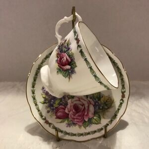 ROYALE GARDEN Fine‎ Bone China Footed Teacup & Saucer ~ Made In England ~